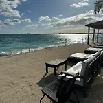 Studio, 100 Feet From The Beach