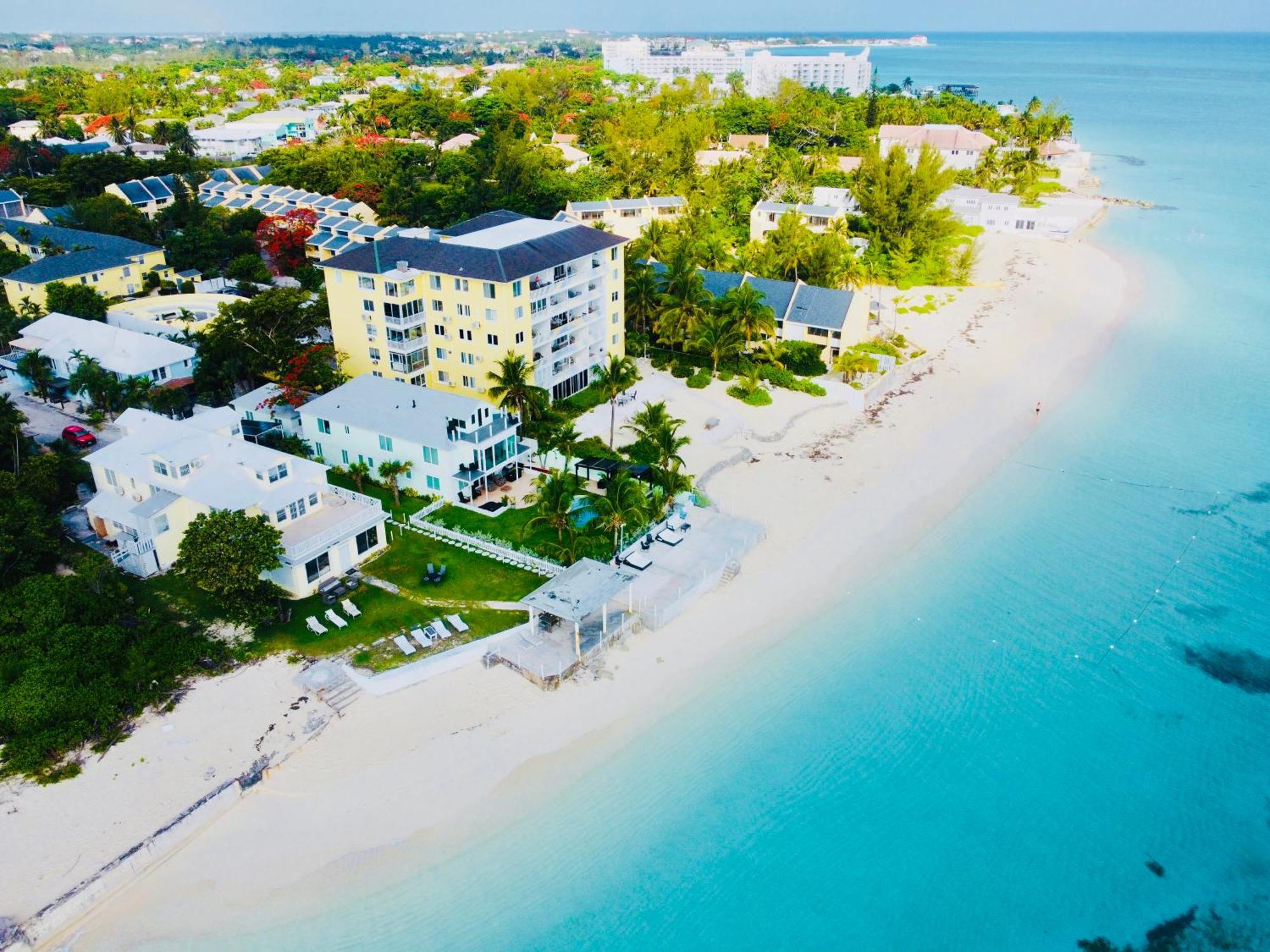 Studio, 100 Feet From The Aparthotel Nassau