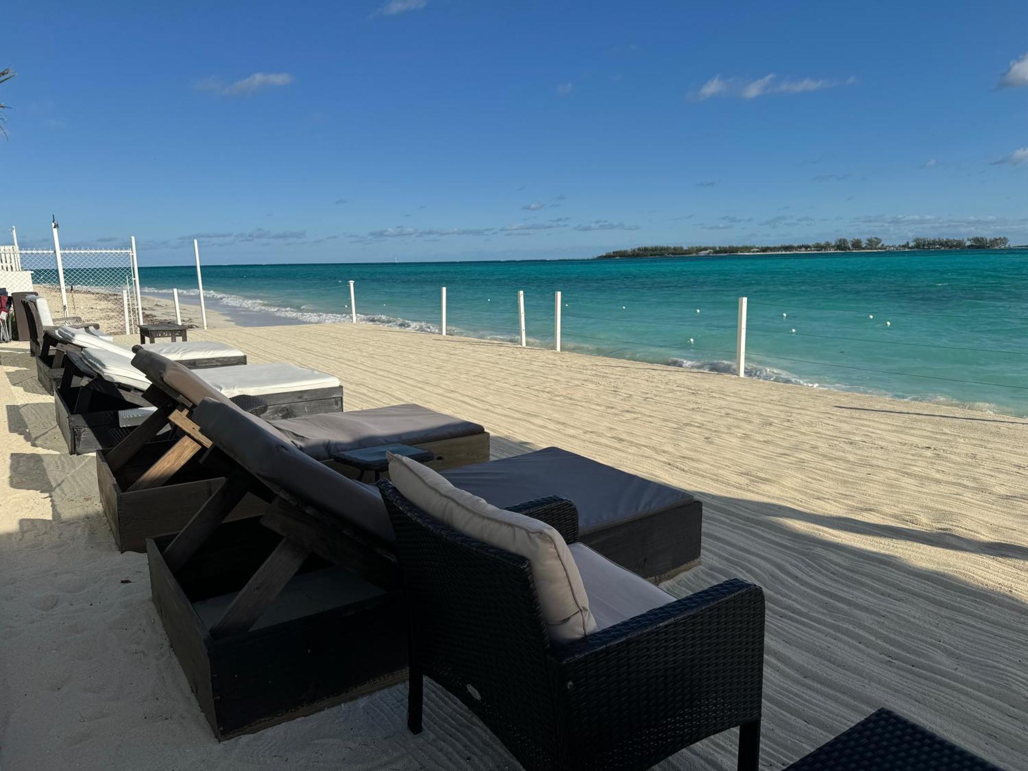 Studio, 100 Feet From The Aparthotel Nassau